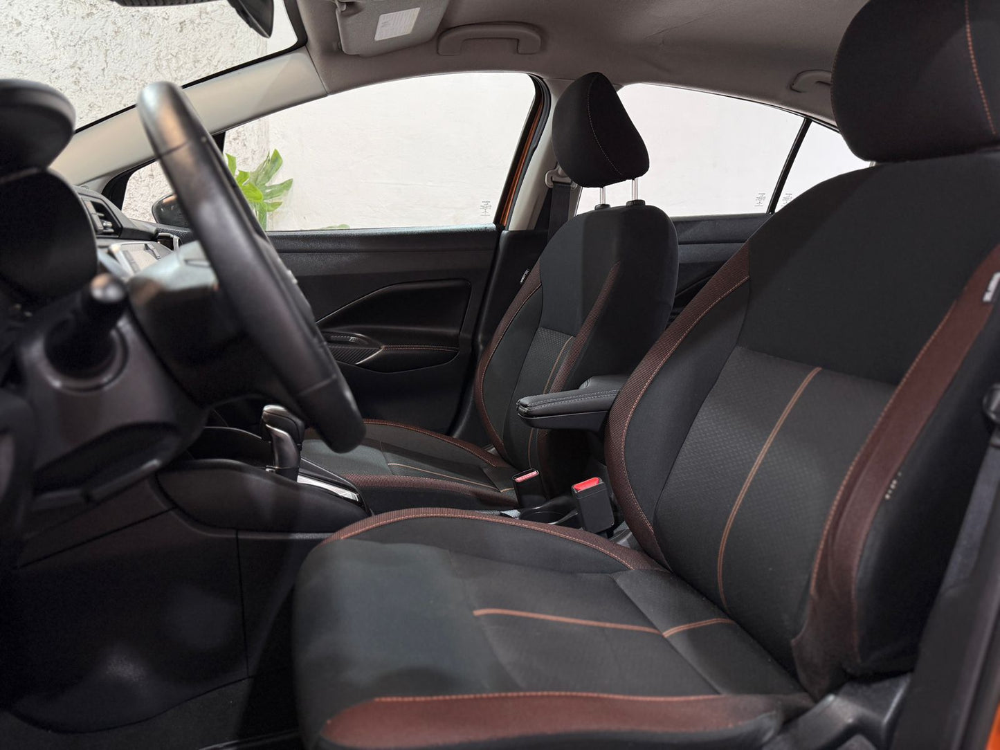 Nissan Versa SR 2021