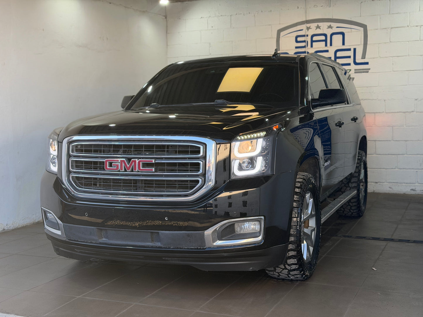 GMC Yukon SLE 2017