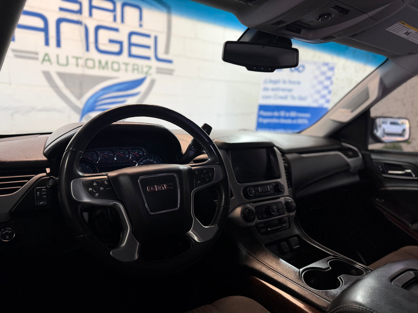 GMC Yukon SLE 2017