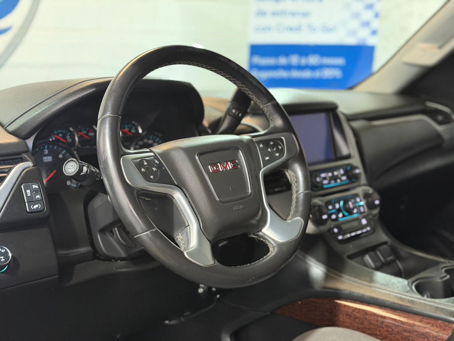 GMC Yukon SLE 2017