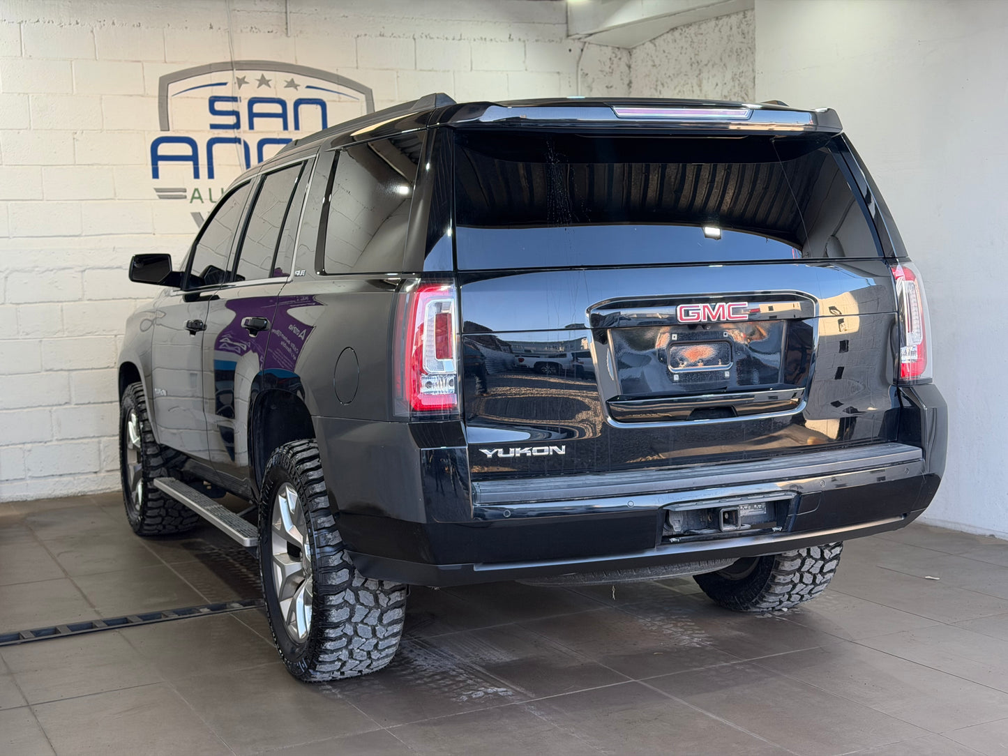 GMC Yukon SLE 2017