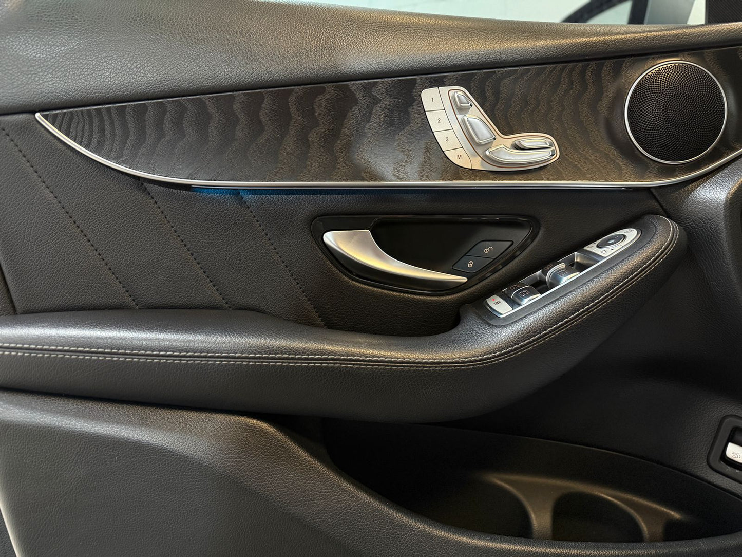 Mercedes Benz GLC300 2019