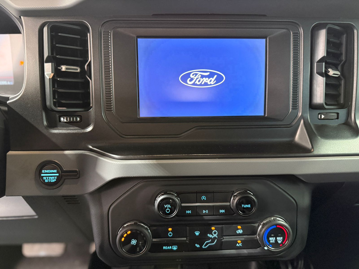 Ford Bronco 2021
