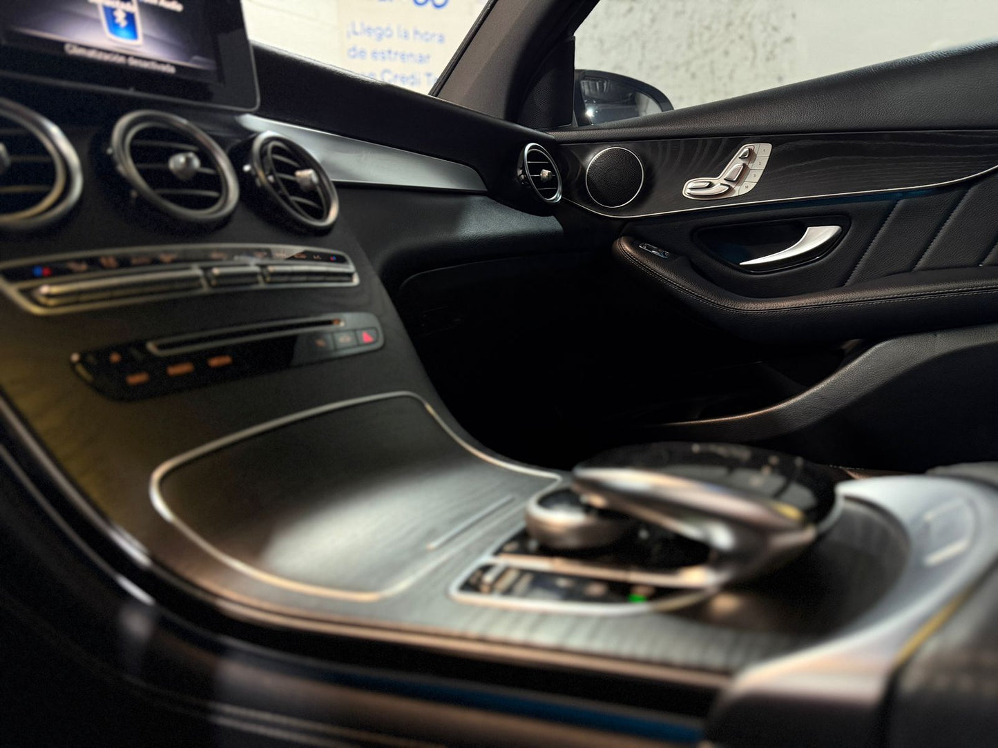 Mercedes Benz GLC300 2019