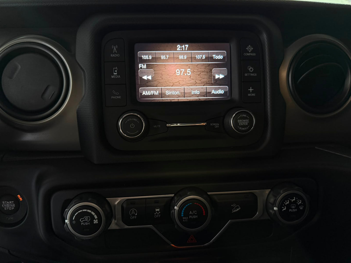 Jeep Wrangler Sport 2021