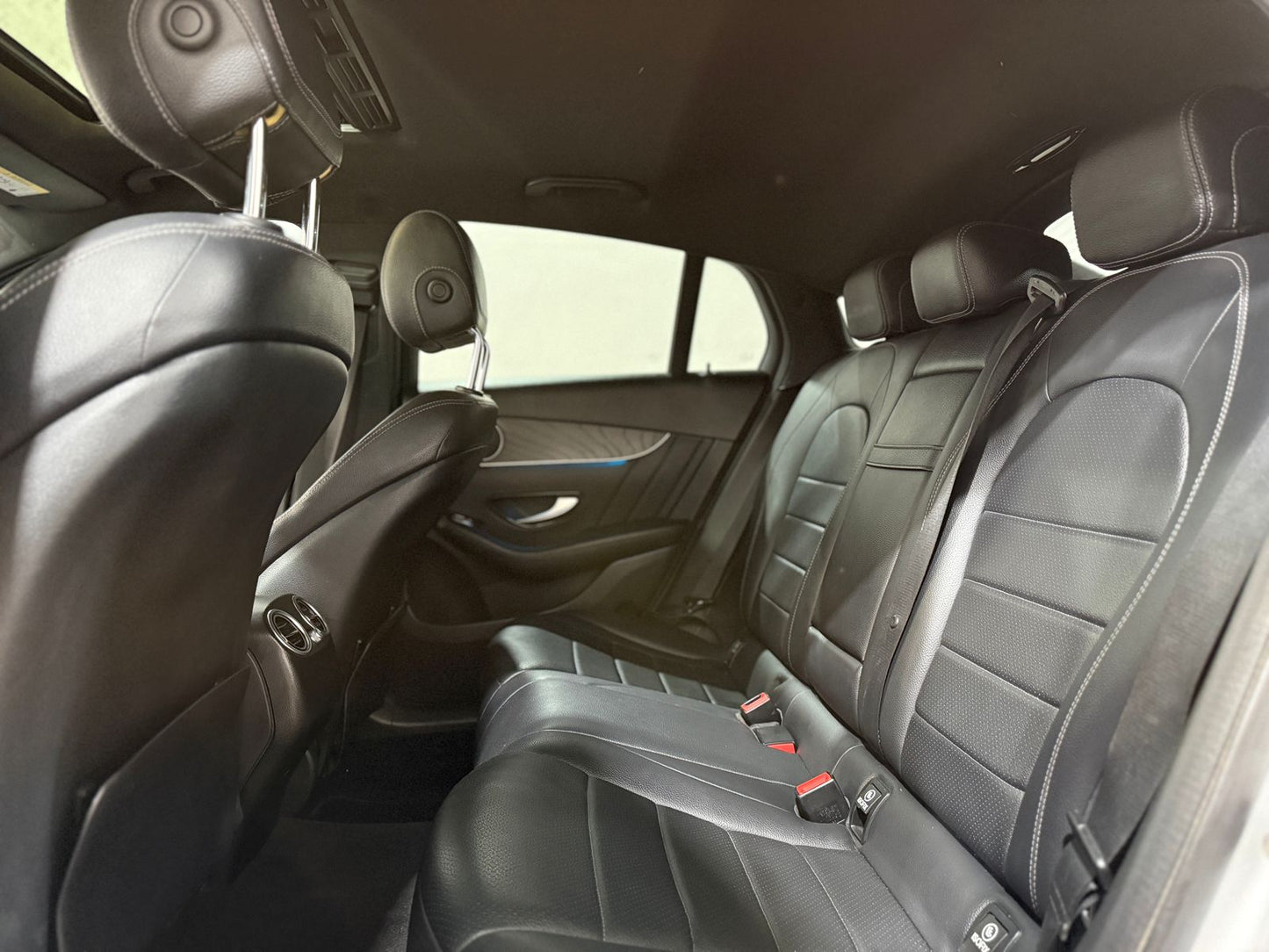 Mercedes Benz GLC300 2019