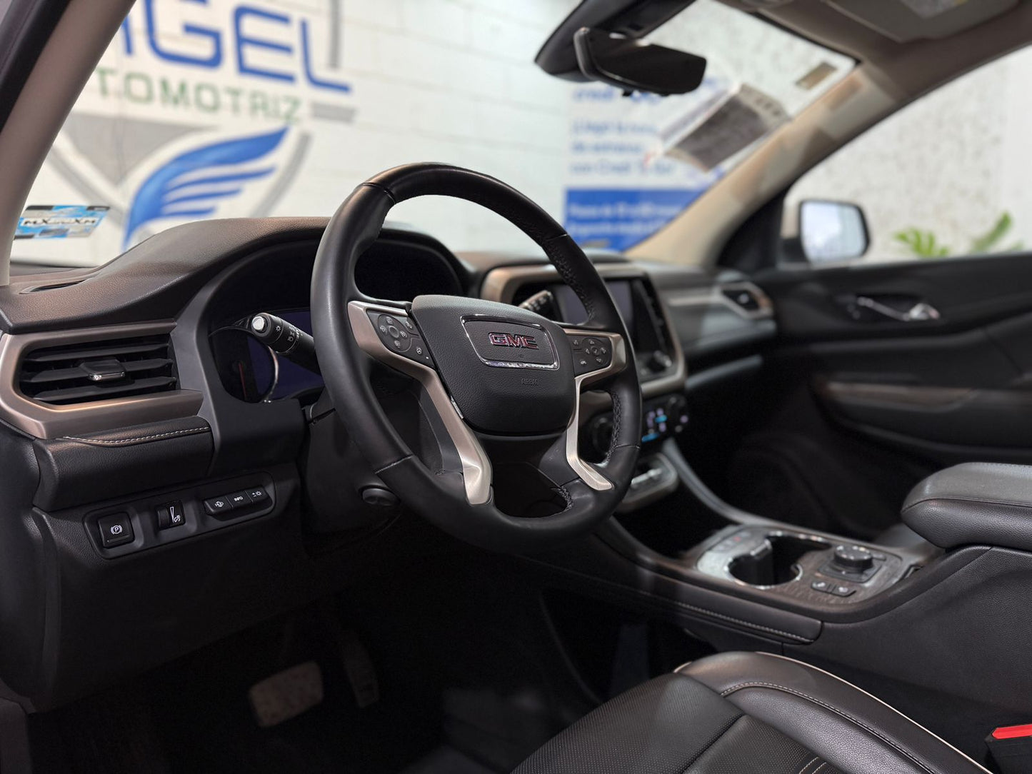GMC Acadia Denali 2023